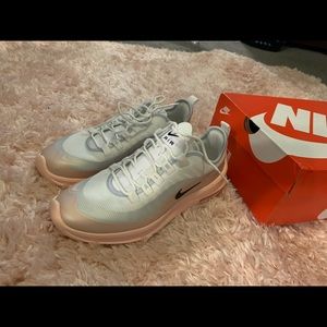 New Nike Air Max Axis W 9